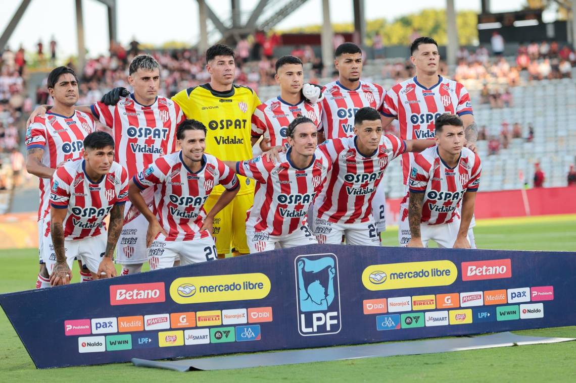 El equipo de Unión que comenzó el partido en Córdoba. (Foto: Club A. Unión)