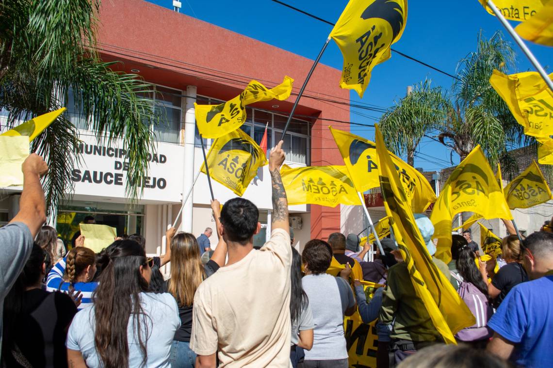 Denuncian más de 300 trabajadores precarizados en Sauce Viejo y apuntan contra el intendente Papaleo. (Crédito: ASOEM)