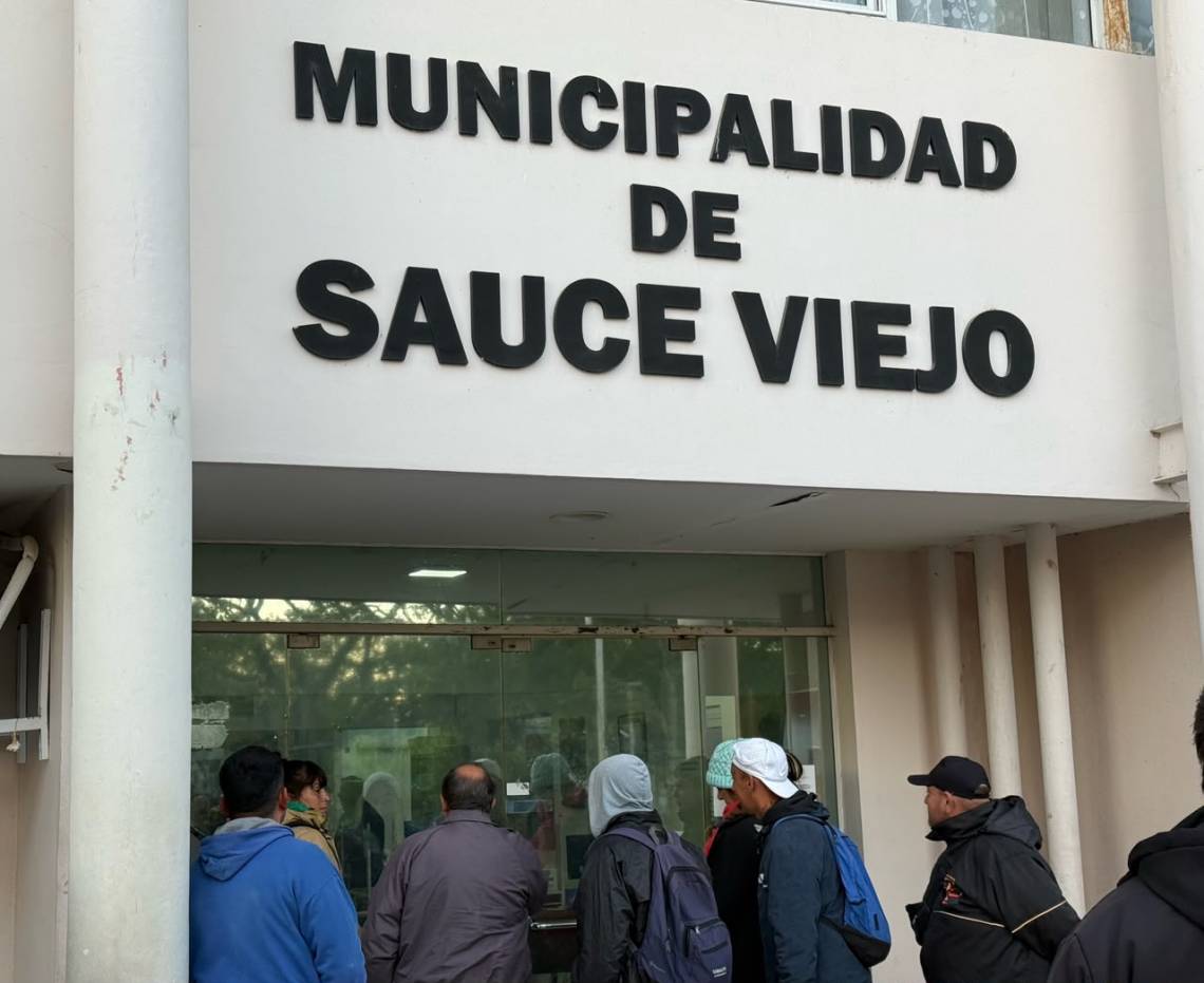ASOEM denunció que empleados municipales de Sauce Viejo sufrieron descuentos salariales por adherir a medidas de fuerza.