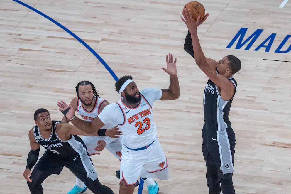 San Antonio Spurs ganó en Nueva York y se puso 1-2 en la serie final.