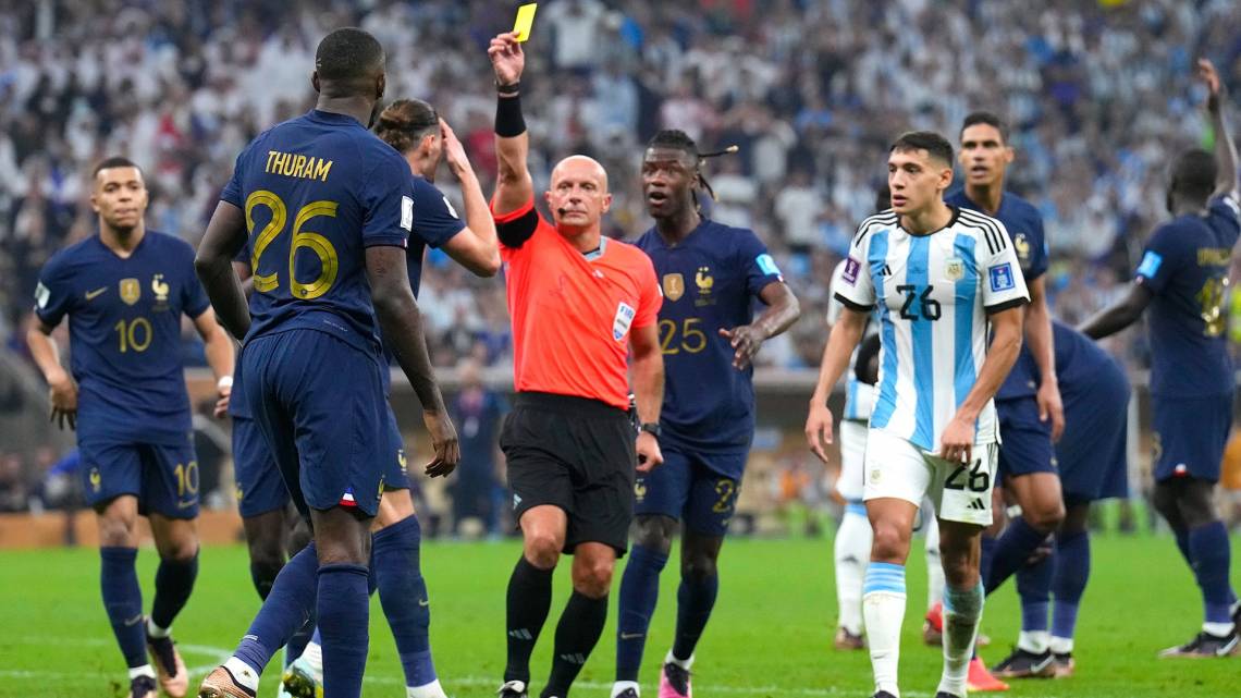 Marciniak, el árbitro de la final en Qatar, fue designado para Argentina-Argelia.