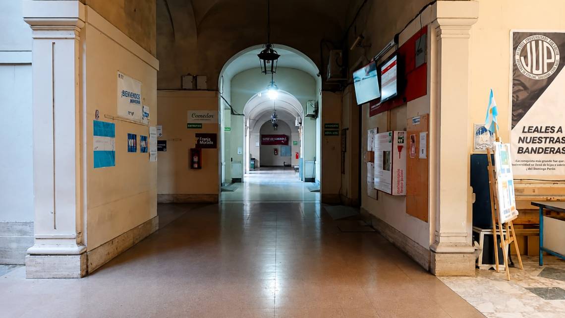 Pasillos vacíos en la UNL esta semana, por el paro de docentes. (Crédito: STD)