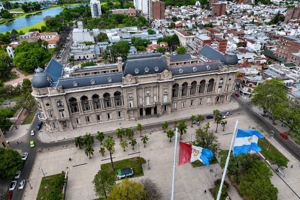 Paritarias: la Provincia analizará la inflación antes de definir una nueva oferta salarial. (Crédito: El Litoral / Fernando Nicola)