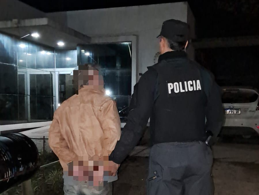 El detenido fue trasladado a la sede policial.