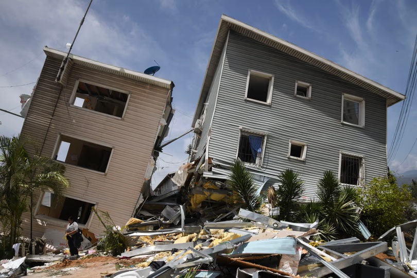 Con más de 2.800 especialistas, Venezuela comenzó a evaluar los daños en las edificaciones tras los terremotos.