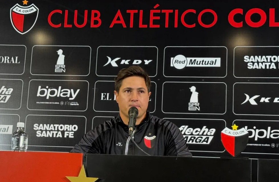 Medrán valoró la goleada de Colón, respaldó los refuerzos y pidió calma de cara al duelo con Ferro.