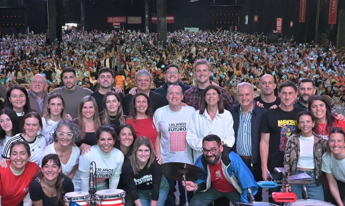 El Partido Socialista celebró sus 130 años y se mostró en carrera hacia 2027.