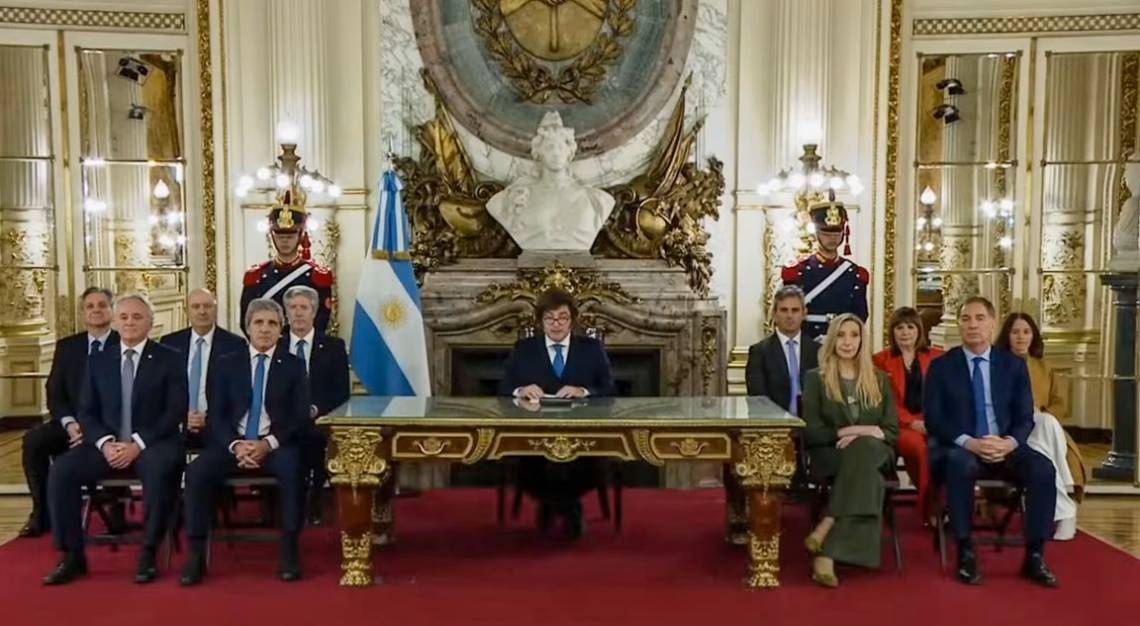 Milei presentó el proyecto para reformar la Carta Orgánica del Banco Central y prohibir el financiamiento al Estado.