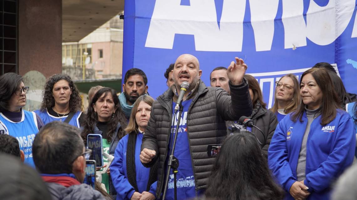 Alonso reclamó derogar la reforma previsional y advirtió por la situación de los docentes jubilados. (Crédito: AMSAFE)