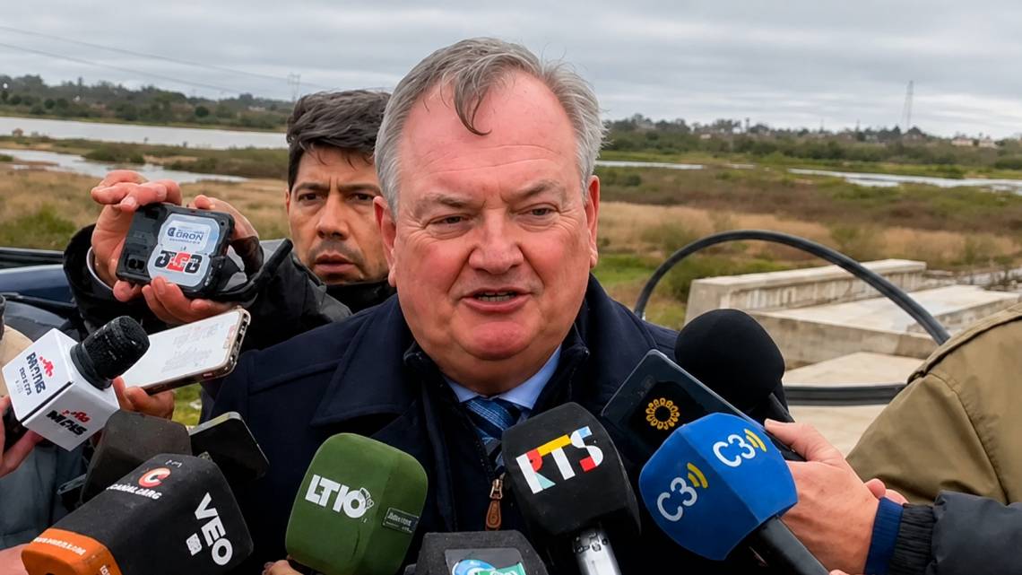 Felipe Michlig, durante la recorrida de este jueves por las obras del nuevo puente entre nuestra ciudad y Santa Fe. (Crédito: STD)