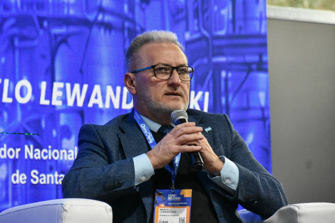 Lewandowski disertó en el Congreso Industrial del Consenso Nacional del Trabajo y la Producción.