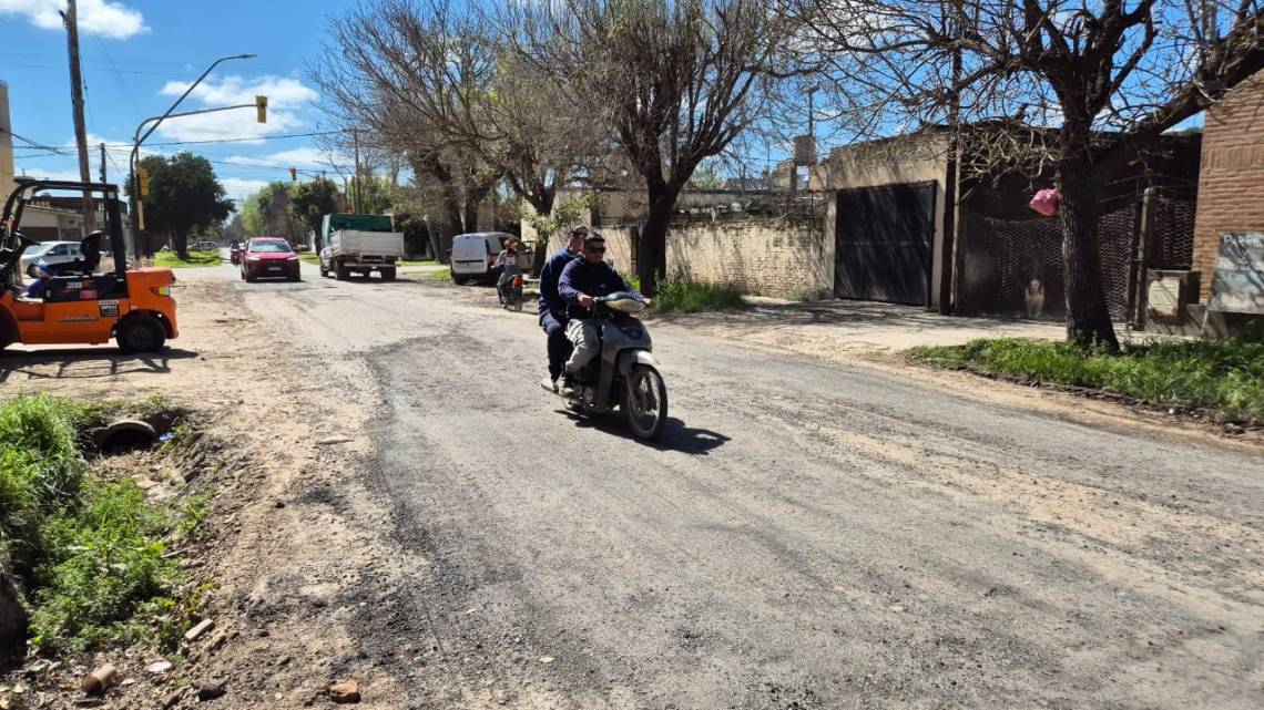 La Municipalidad informó los trabajos que comenzaron para reparar la deteriorada calle Azcuénaga. (Crédito: STD)