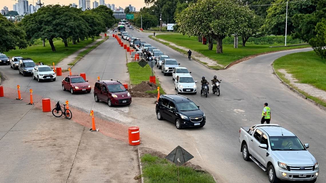 Desde este jueves habrá nuevos desvíos en el acceso al Puente Carretero del lado de Santa Fe. (Crédito: Aire Digital)