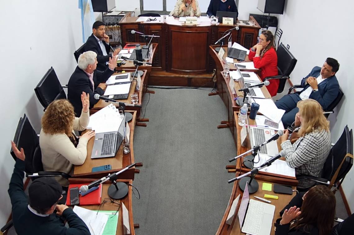 El Concejo sesionó este martes y aprobó el proyecto para iniciar el traspaso del servicio de Agua y Cloacas a ASSA. 