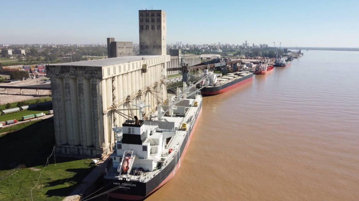Santa Fe superó los 3,3 millones de toneladas movilizadas y prepara la licitación de su terminal de contenedores. (Crédito: GSF)